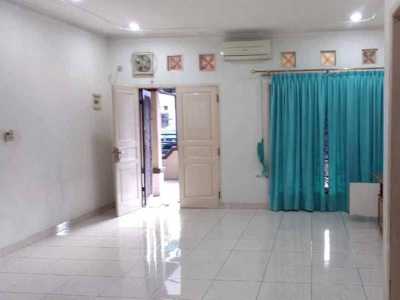 disewakan rumah 1 tingkat di komplek cemara asri