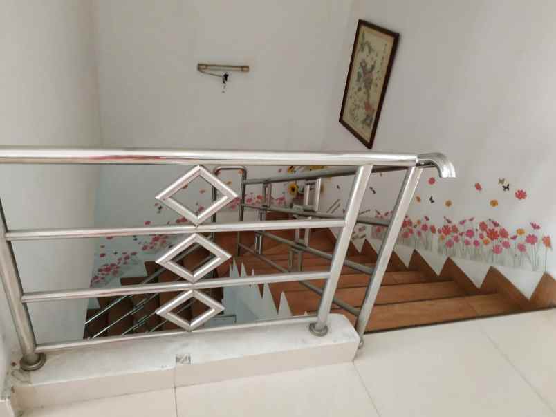 disewakan rumah bagus 2 lantai kelapa puan timur