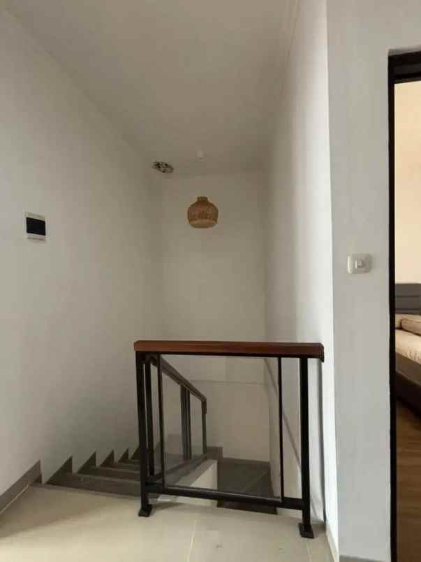 disewakan rumah cirendeu