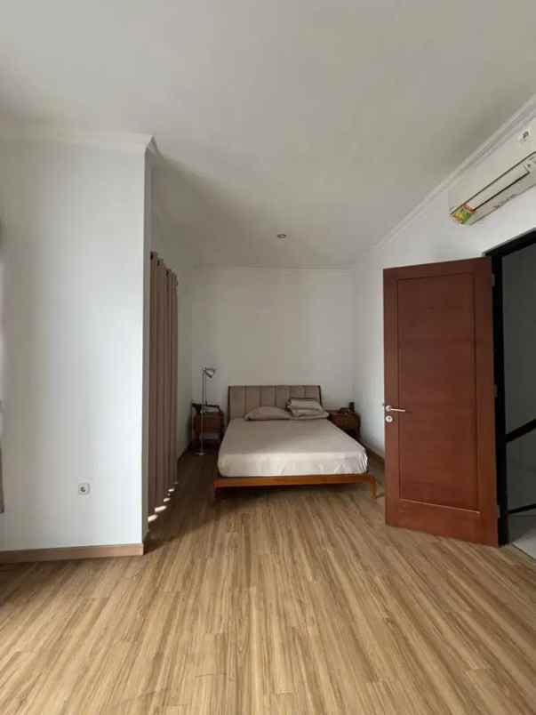 disewakan rumah cirendeu