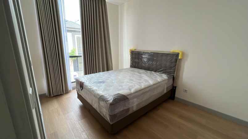 disewakan rumah cluster sentarum asya jgc