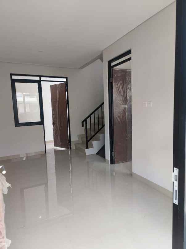 disewakan rumah grand sharon residence