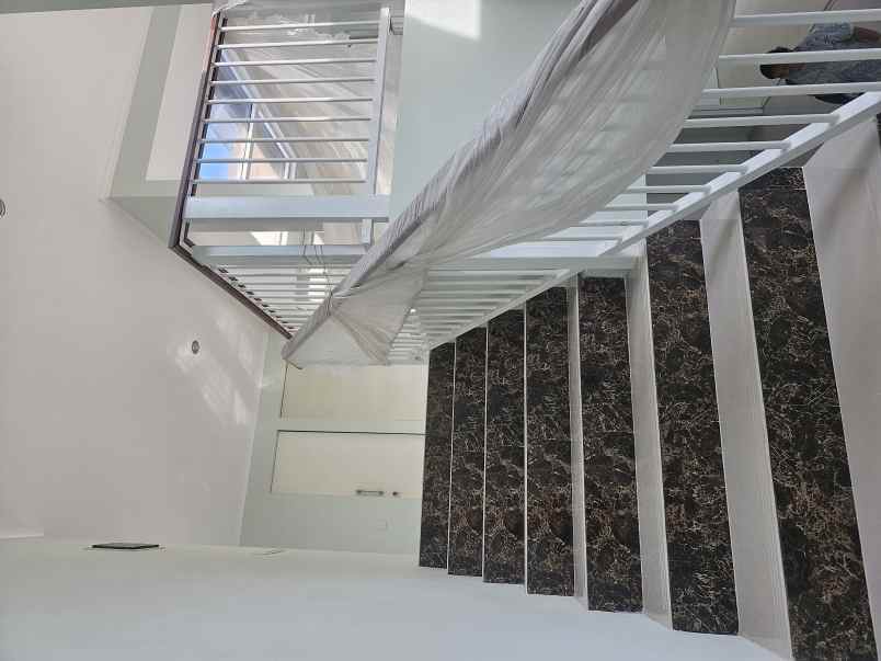 disewakan rumah jalanjalan eastwood