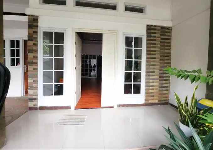 disewakan rumah kavling ui barat depok