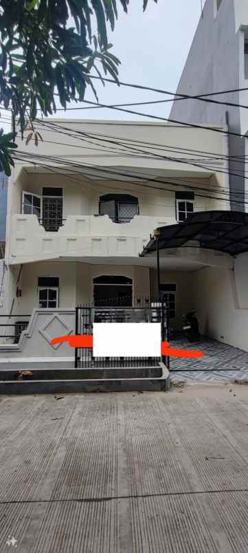 disewakan rumah kelapa lilin kelapa gading