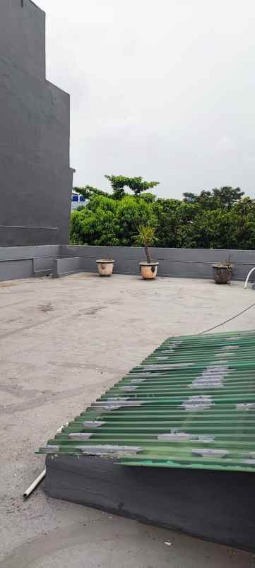 disewakan rumah kelapa lilin kelapa gading