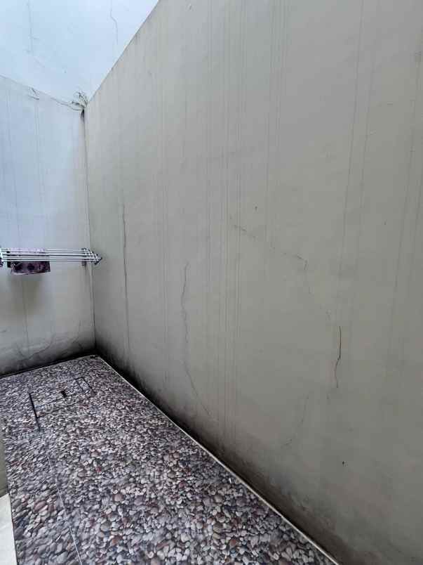 disewakan rumah lavon 1 swan city cikupa