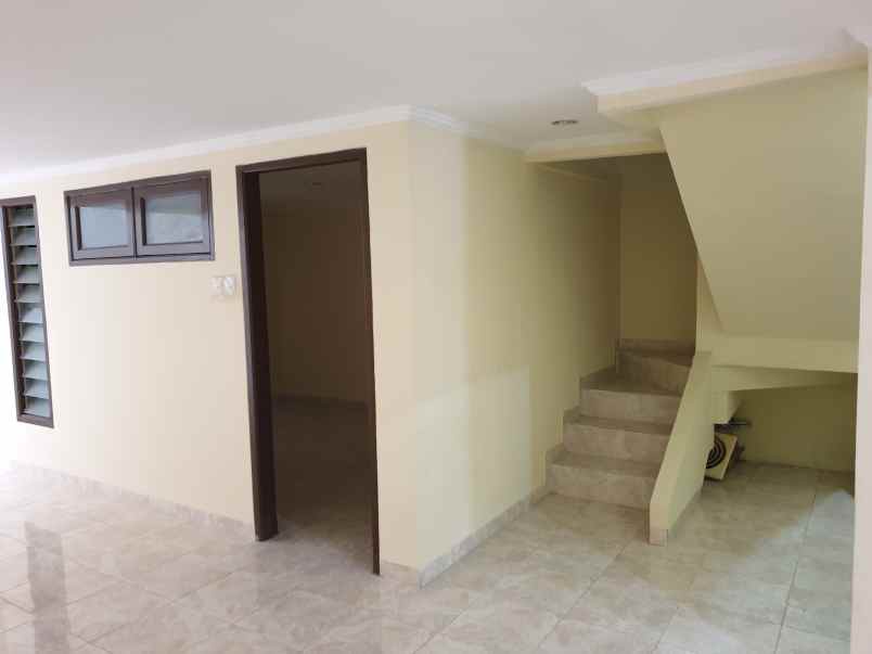 disewakan rumah pondok gading utama