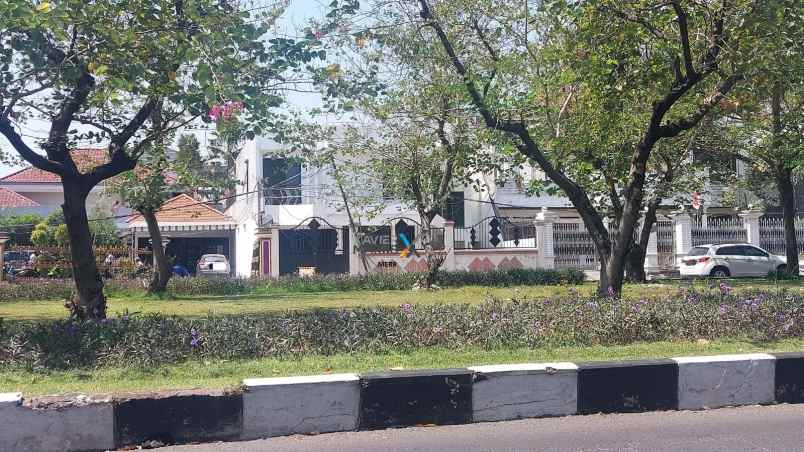 disewakan rumah raya dharmahusada indah