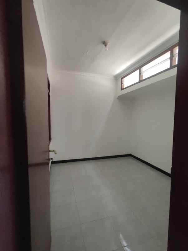 disewakan rumah wisma mukti