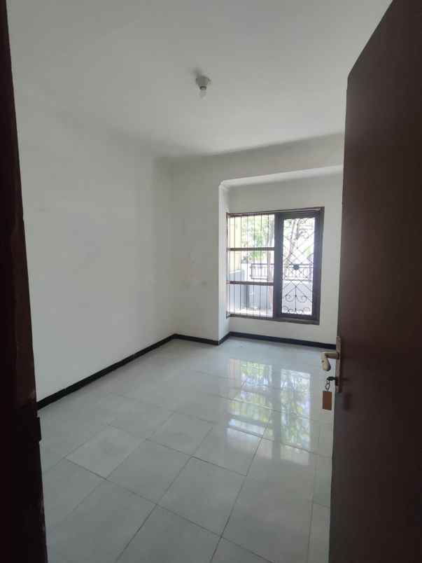 disewakan rumah wisma mukti