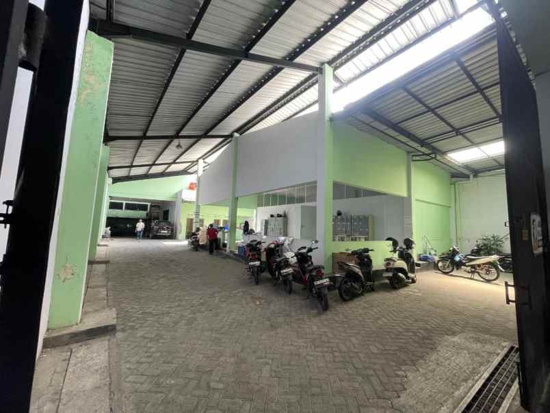 gudang industri 2000m2 solo harga 6 m nego pemilik