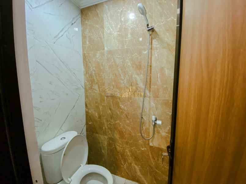 hunian premium 2 lantai di pinggir jalan raya tajem