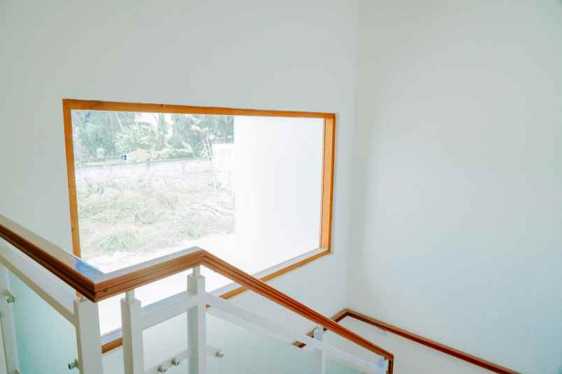 hunian premium 2 lantai di pinggir jalan raya tajem