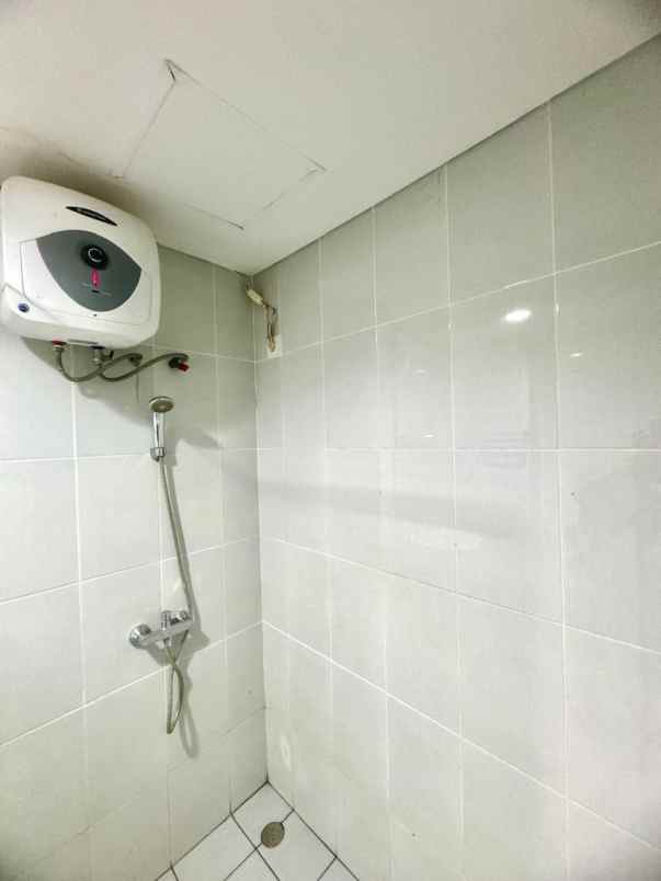 jual bu casa de parco apartment bsd