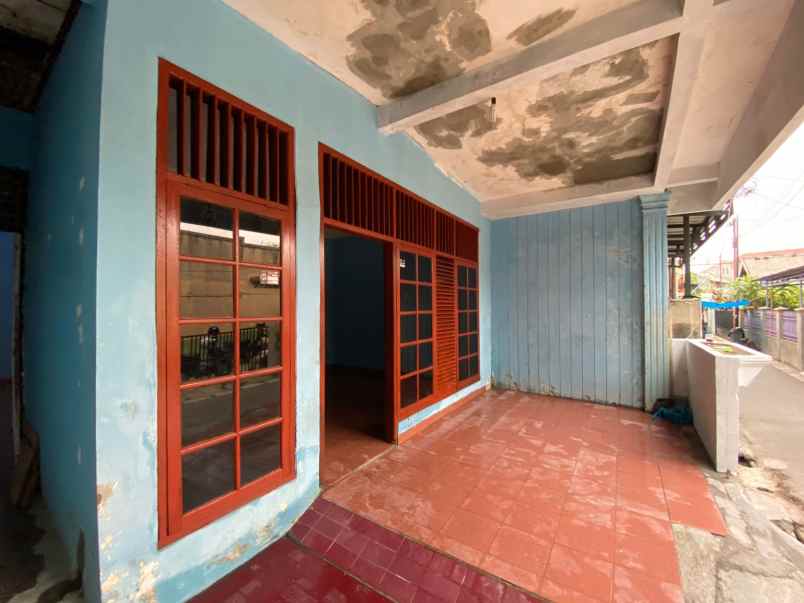 jual rumah lama 10 menit ke halim pk jaktim