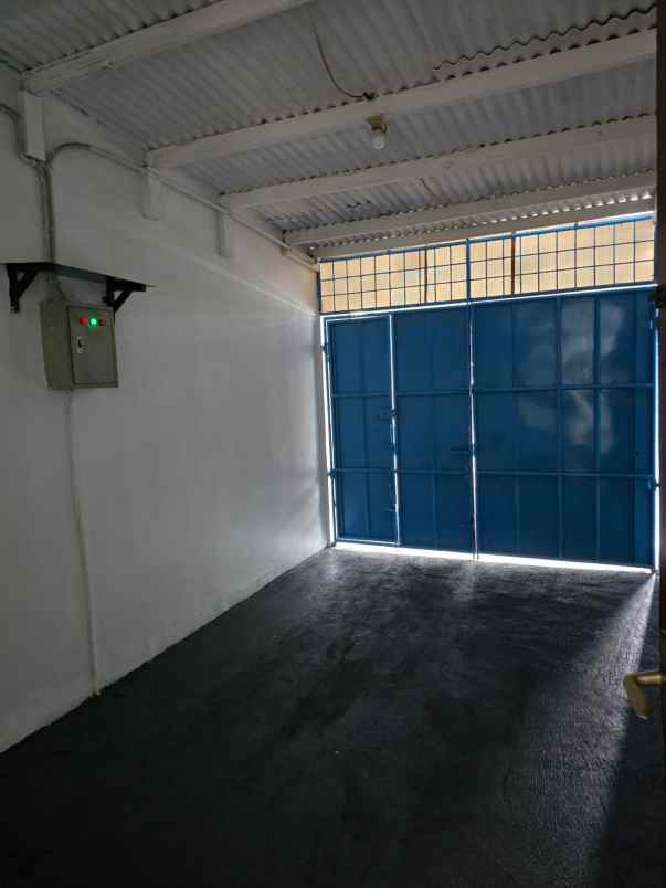 jual rumah taman holis indah 1 di bandung siap huni