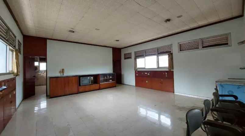 jual rumah tua bagus di jalan ahmad yani kota semarang