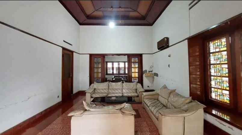 jual rumah tua bagus di jalan ahmad yani kota semarang