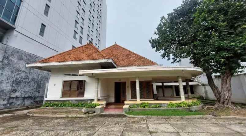 jual rumah tua bagus di jalan ahmad yani kota semarang