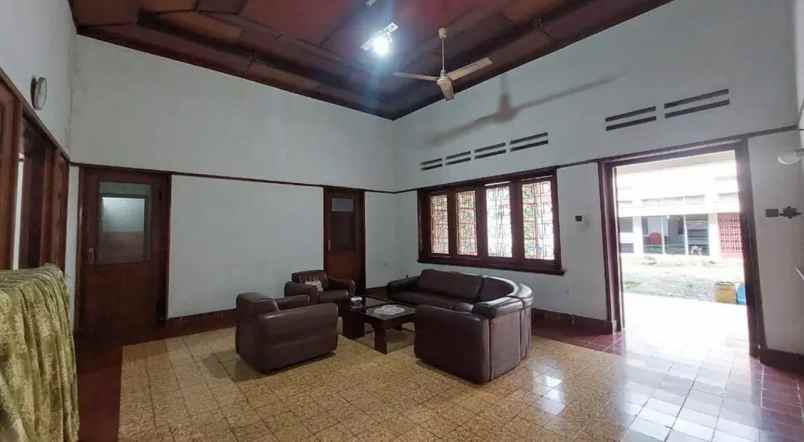 jual rumah tua bagus di jalan ahmad yani kota semarang