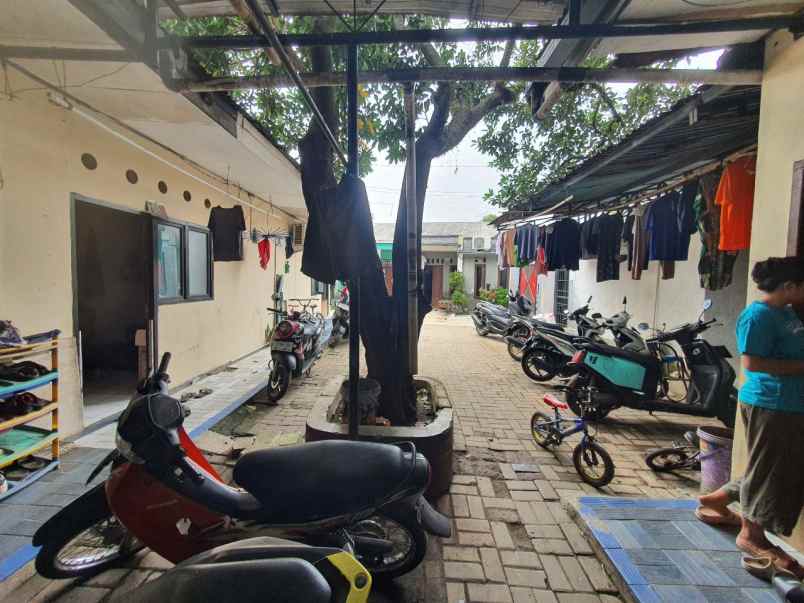 kontrakan 26 unit full isi di serua cputat