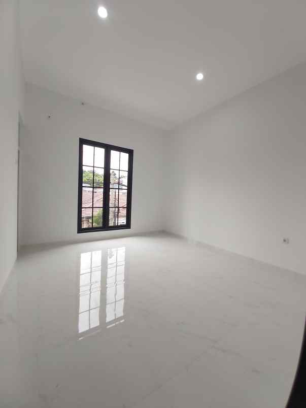manyar indah unit a barat 2 lantai nego
