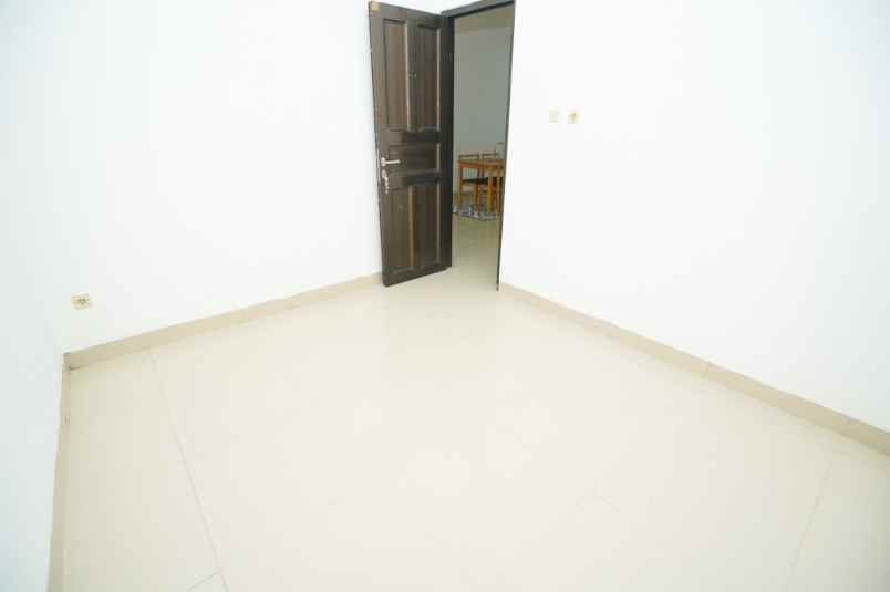 rumah 2 lantai siap huni di limo depok