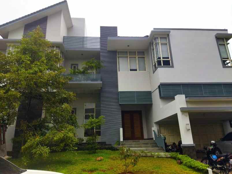 rumah asri di taman telaga golf bsd tangerang selatan