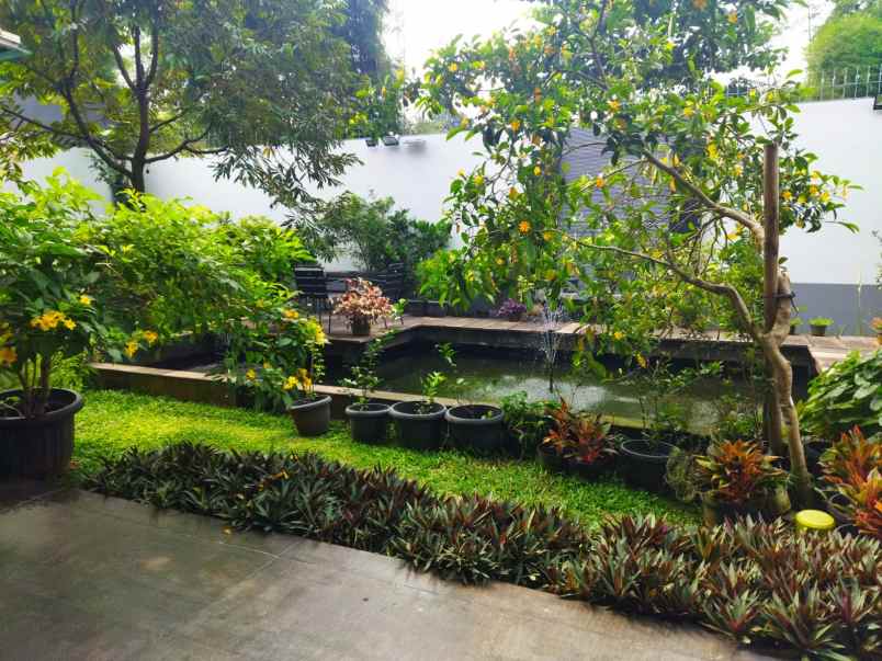 rumah asri di taman telaga golf bsd tangerang selatan