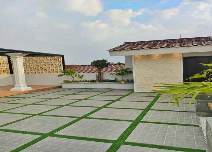 rumah bagus 3 lantai garasi 5 mobil di mampang jaksel