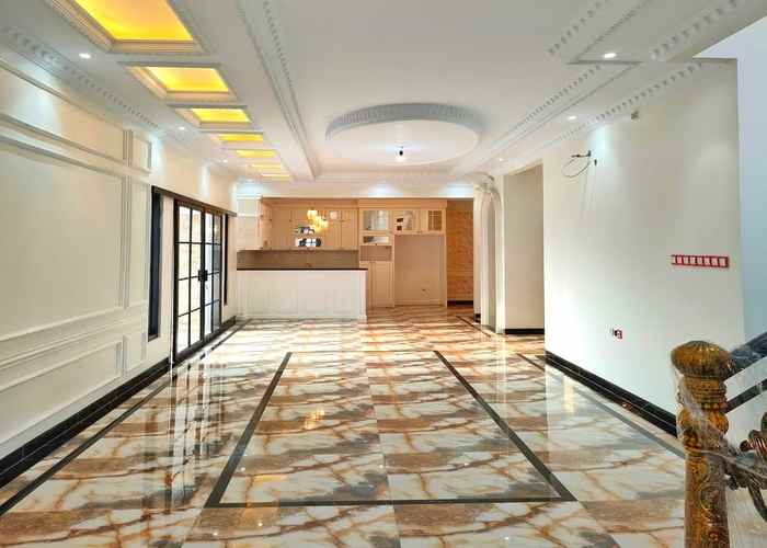 rumah bagus 3 lantai garasi 5 mobil di mampang jaksel