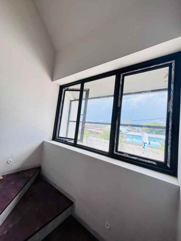 rumah baru cantik 2 lantai di sidoarum godean