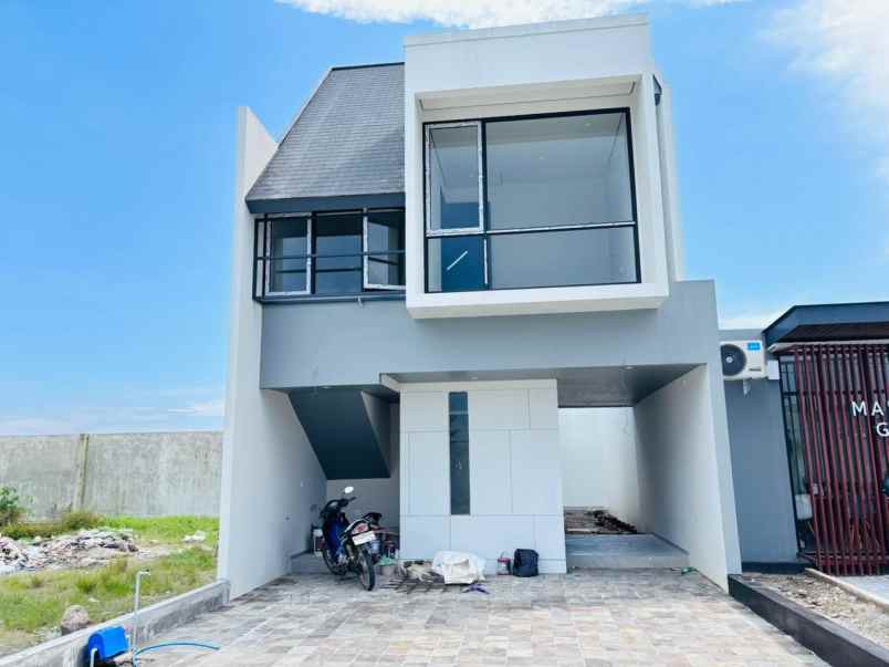 rumah baru cantik 2 lantai di sidoarum godean