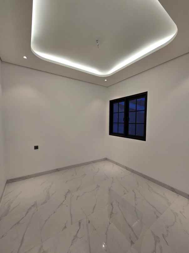 rumah baru dalam komplek di pondok bambu jaktim