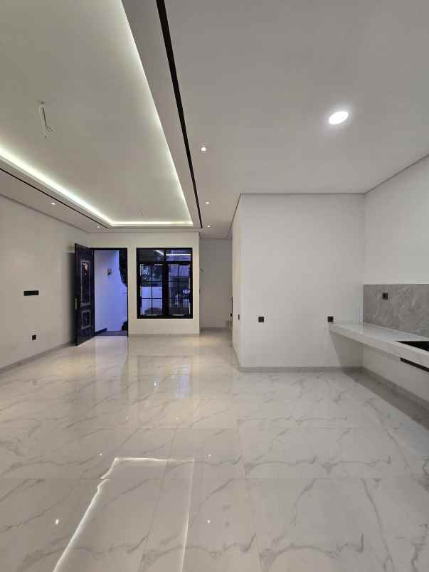 rumah baru dalam komplek di pondok bambu jaktim