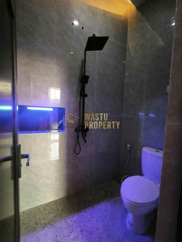 rumah baru desain industrial dalam cluster di sleman