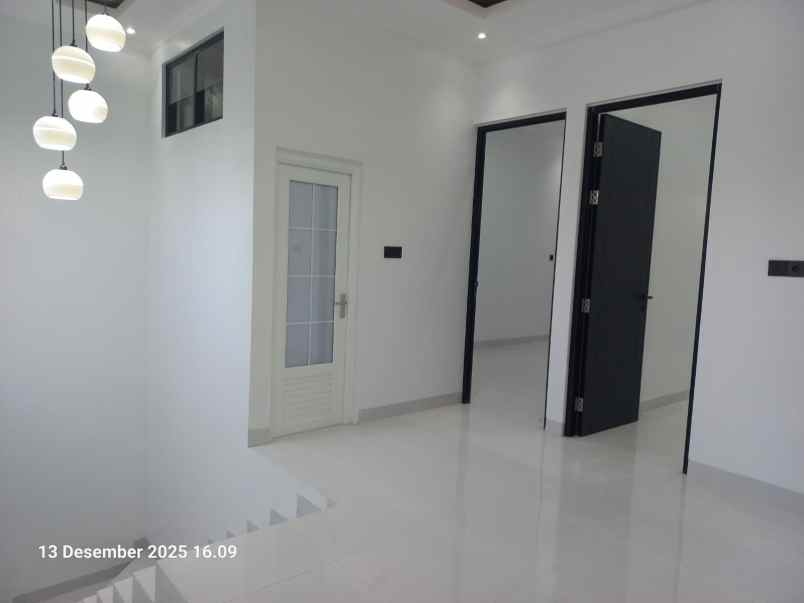 rumah baru di thb bekasi kota siap huni c1042