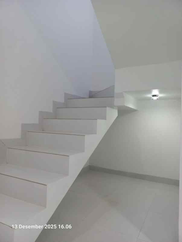 rumah baru di thb bekasi kota siap huni c1042