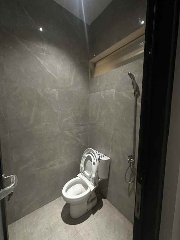 rumah baru gress royal residence cluster hampton
