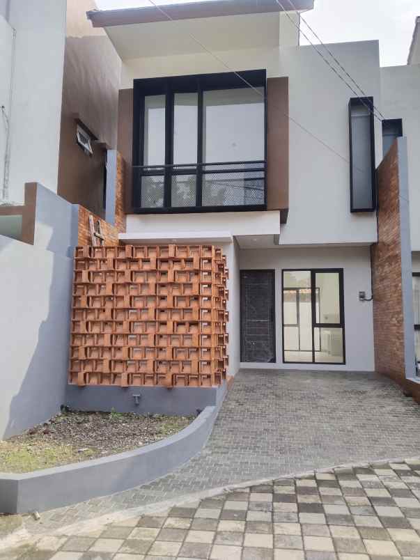 rumah baru mewah siap huni dekat tmii jak tim