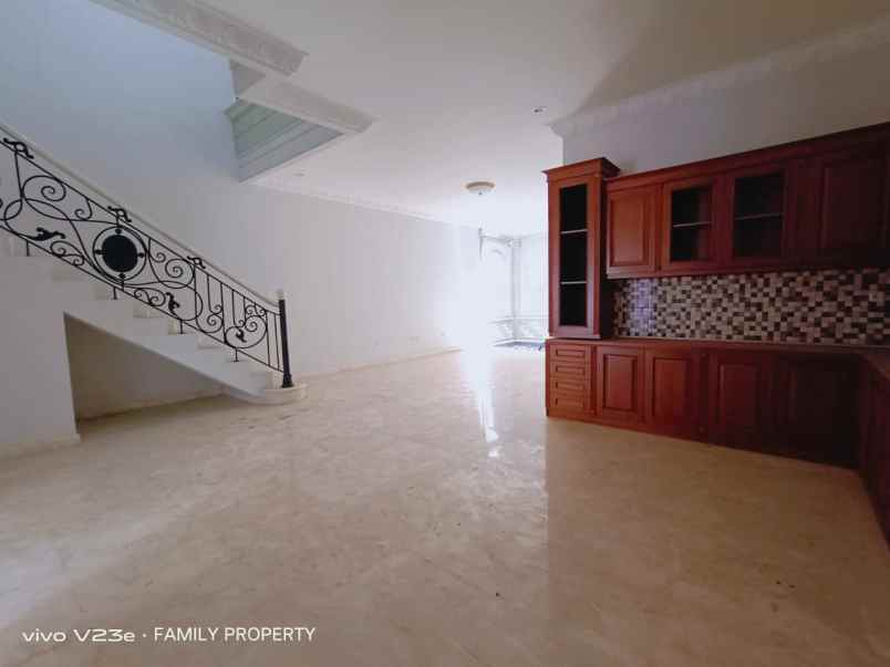 rumah baru mewah strategis di jln veteran bintaro