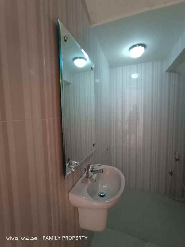 rumah baru mewah strategis di jln veteran bintaro