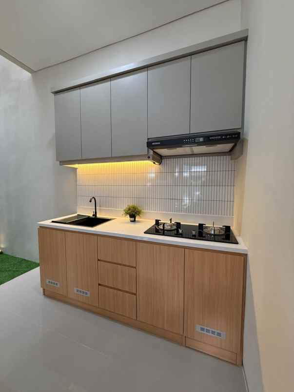 rumah baru siap huni lokasi strategis di nusa loka bsd