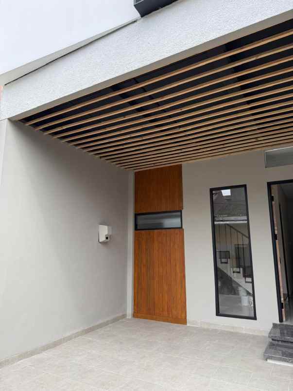 rumah baru siap huni lokasi strategis di nusa loka bsd