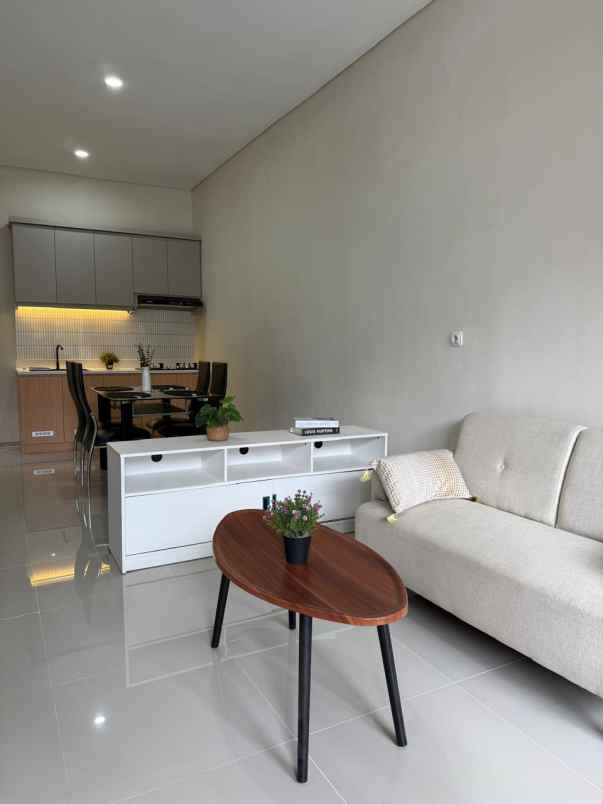 rumah baru siap huni lokasi strategis di nusa loka bsd