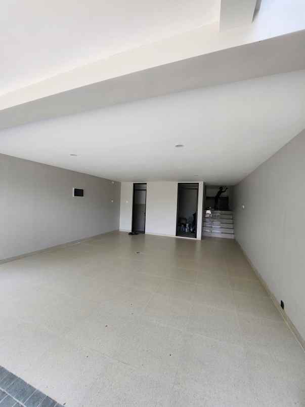 rumah baru woodland citraland surabaya barat