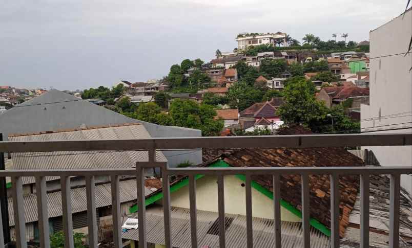 rumah borobudur manyaran semarang barat