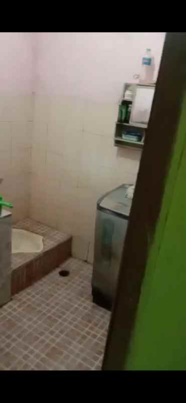 rumah ciloa cilame pinggir jalan