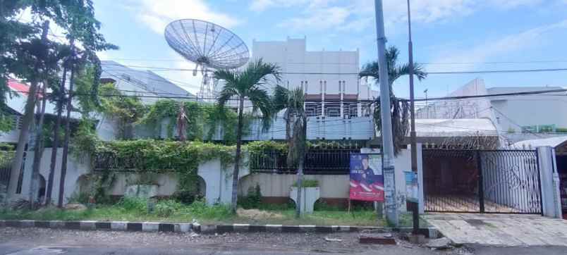rumah disewakan raya dharmahusada indah surabaya timur